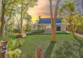 Village Vine and Stream Walkable Private Serene